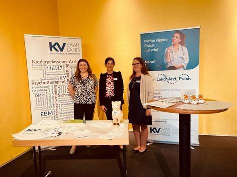 Teilnahme der KV Saarland am Ärztekongress Merzig am 22.06.2022: v.l. Lara Bost, Jasmin Ney, Nadja Bartel (Foto: KVS)